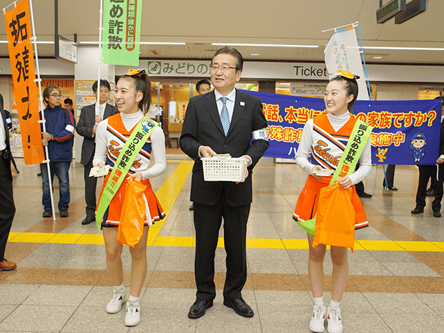 八王子市生活安全パトロールに本学学生が参加しました